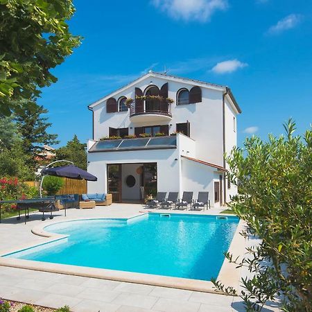 Villa Andrija Family Dream With Heated Pool At The Sea With Beautiful Garden, Outside Cinema And Kids Playground فاجانا المظهر الخارجي الصورة