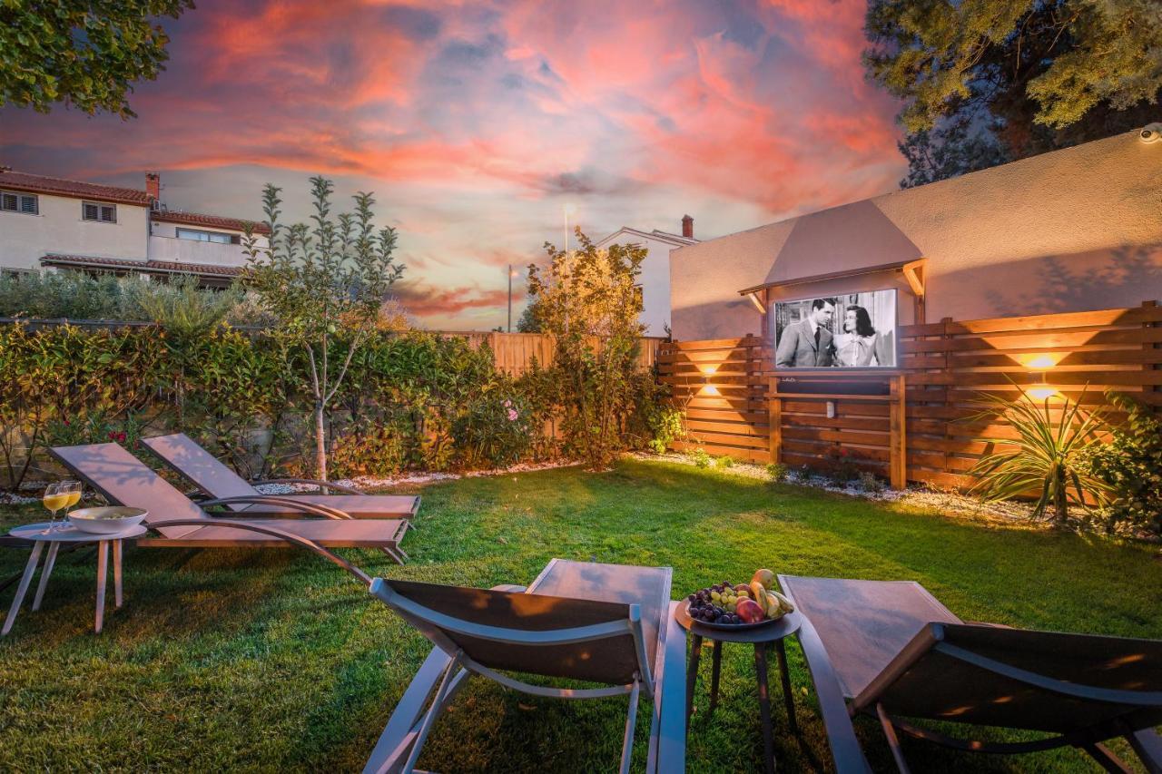 Villa Andrija Family Dream With Heated Pool At The Sea With Beautiful Garden, Outside Cinema And Kids Playground فاجانا المظهر الخارجي الصورة