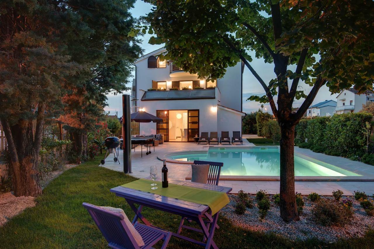 Villa Andrija Family Dream With Heated Pool At The Sea With Beautiful Garden, Outside Cinema And Kids Playground فاجانا المظهر الخارجي الصورة