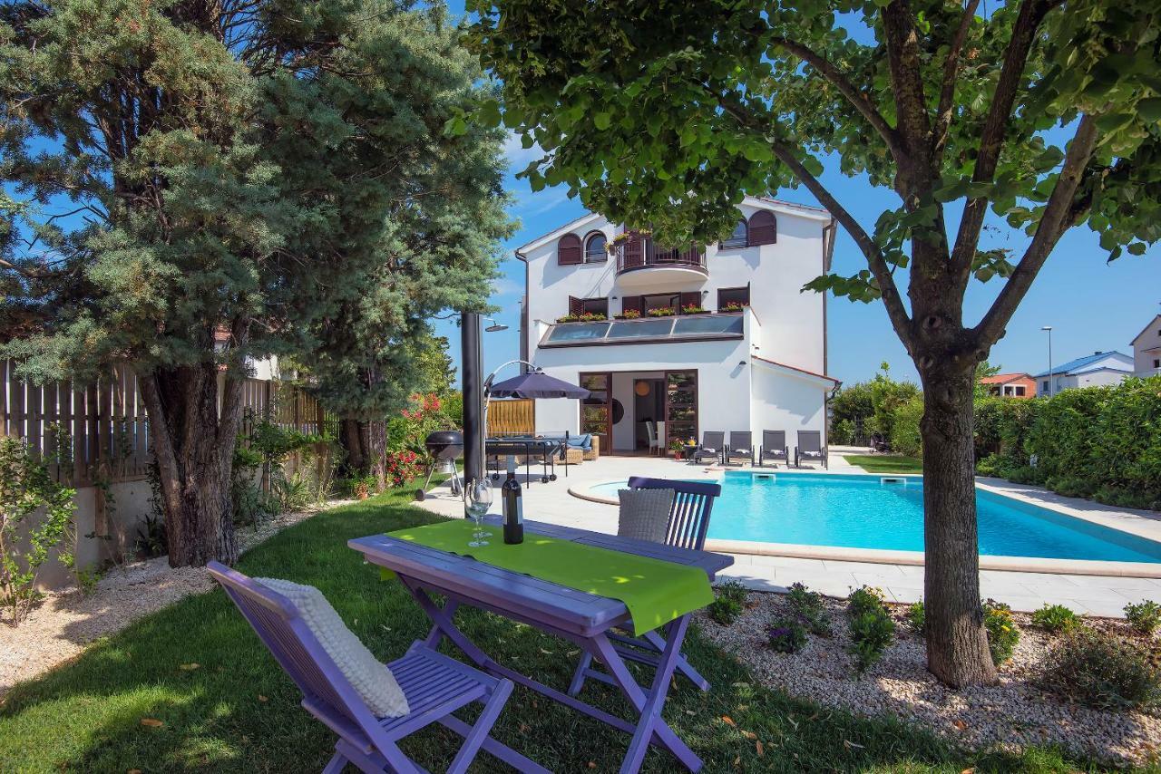 Villa Andrija Family Dream With Heated Pool At The Sea With Beautiful Garden, Outside Cinema And Kids Playground فاجانا المظهر الخارجي الصورة